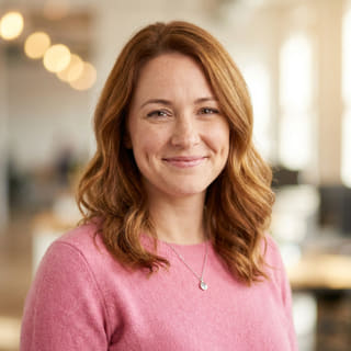 Emily Watson, responsable du service client chez Sente Trocélure, dans une image de profil